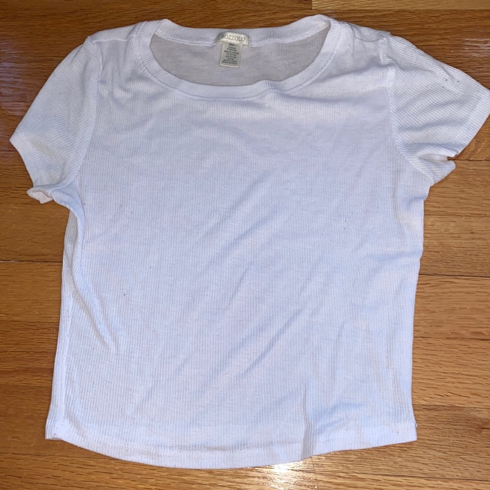 Cropped white t-shirt